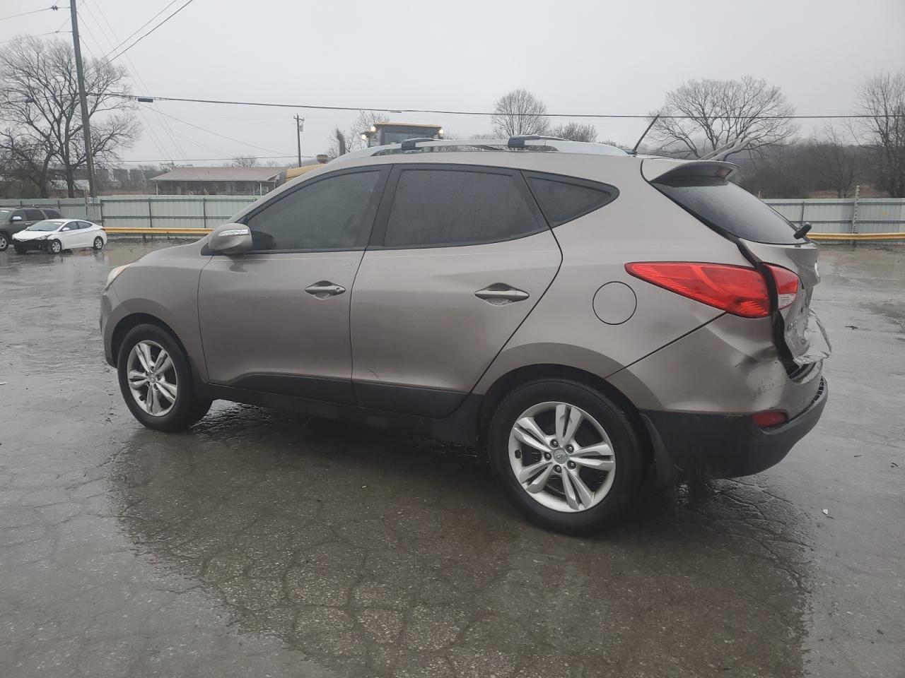 2012 Hyundai Tucson - Image 2