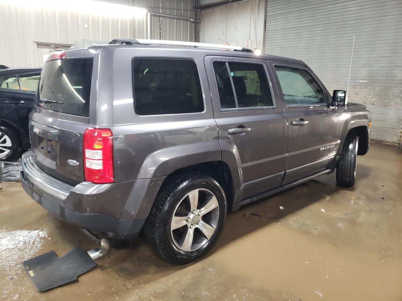 2016 Jeep Liberty (Patriot) - Image 3