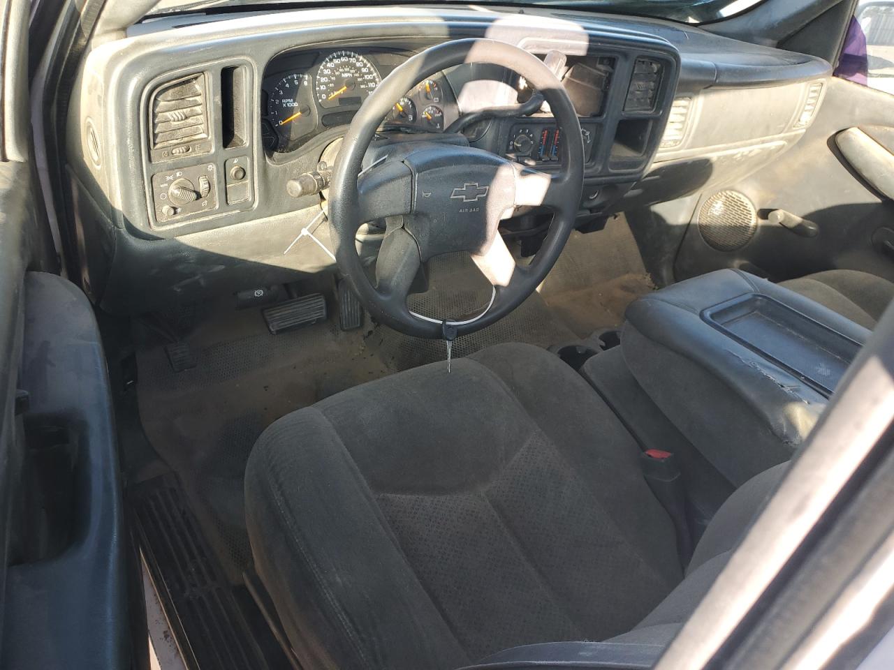 2005 Chevrolet Silverado - Image 8