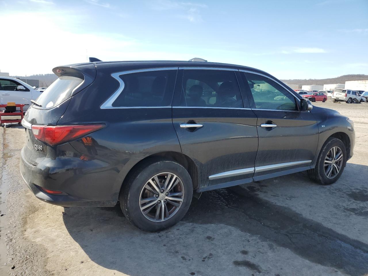 2018 Infiniti QX60 - Image 3