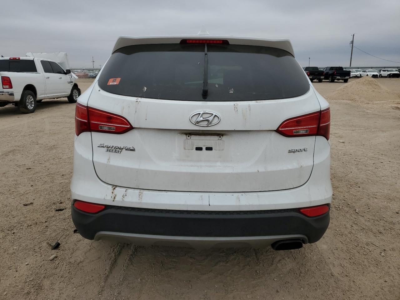 2016 Hyundai Santa Fe - Image 6