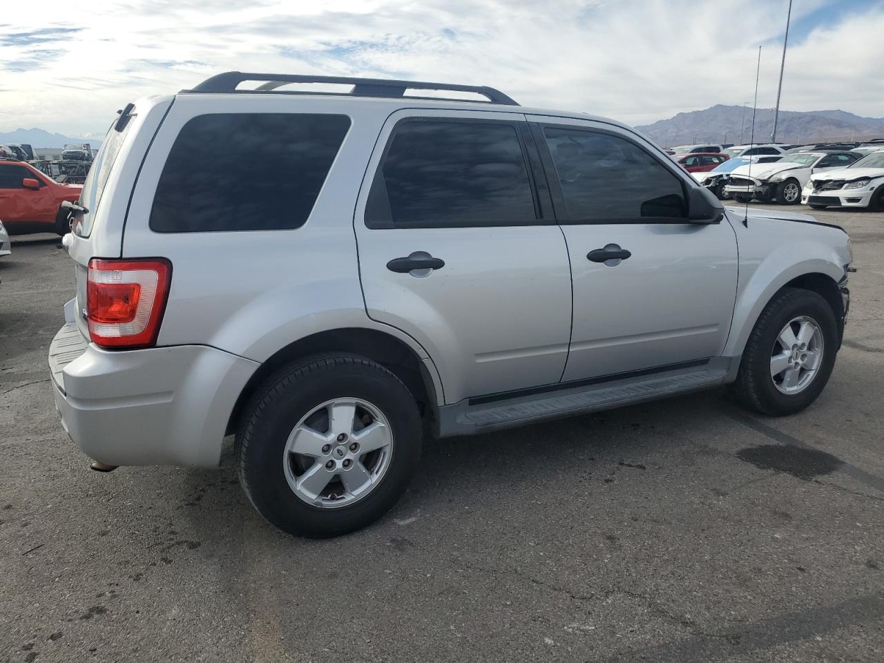 2010 Ford Escape - Image 3