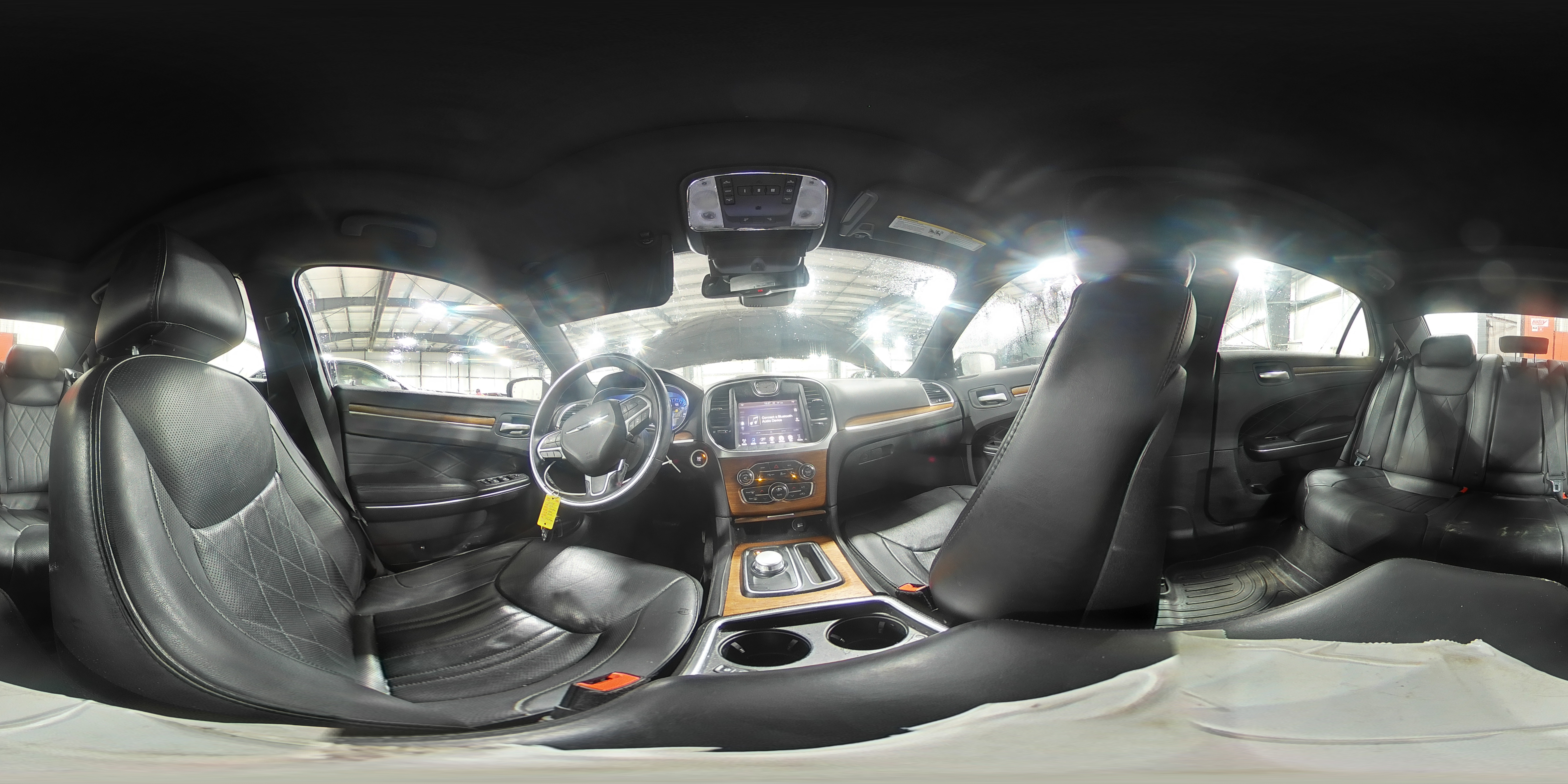 2015 Chrysler 300 - Image 15