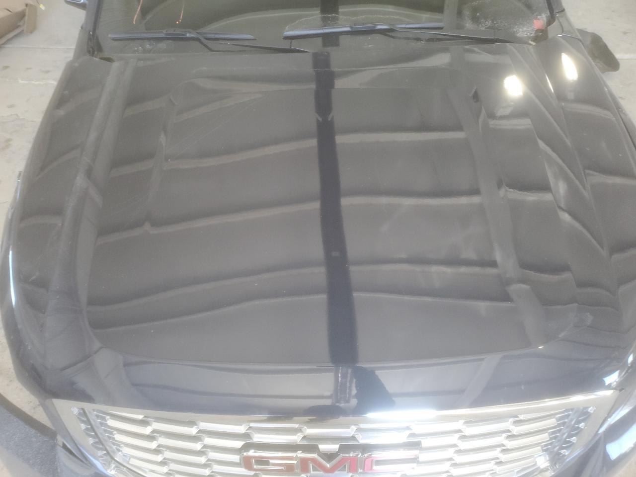 2018 GMC Yukon - Image 13