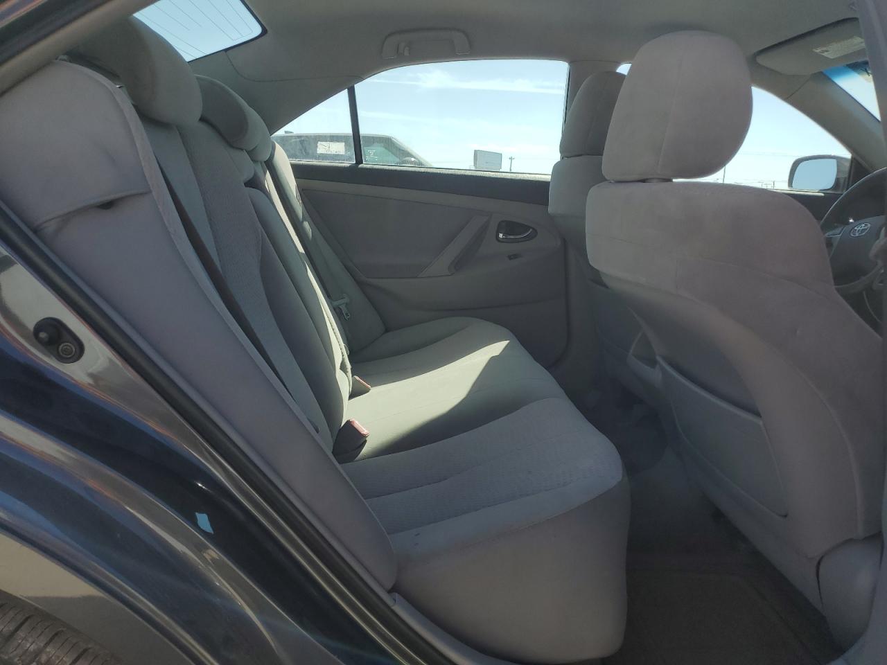 2010 Toyota Camry - Image 10