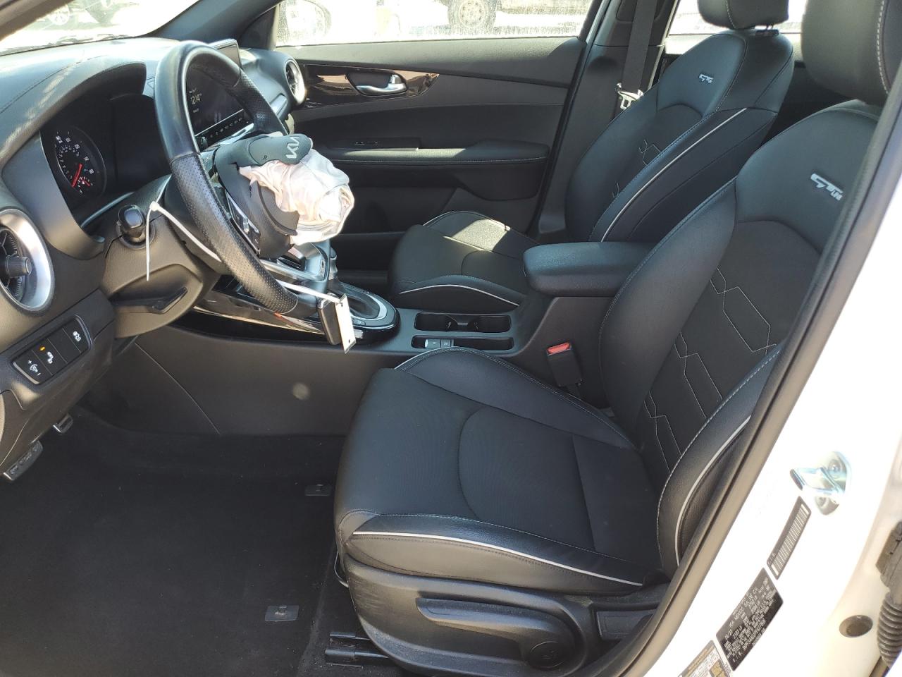2023 Kia Forte - Image 7
