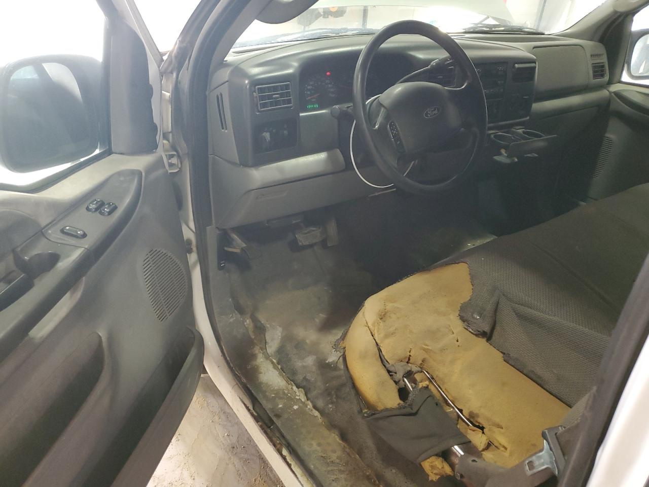 2003 Ford F250 - Image 8