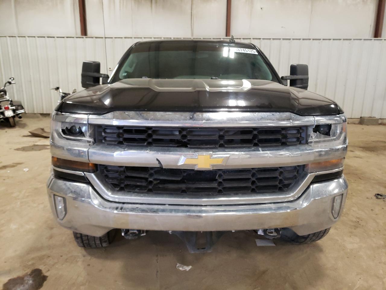 2016 Chevrolet Silverado - Image 5