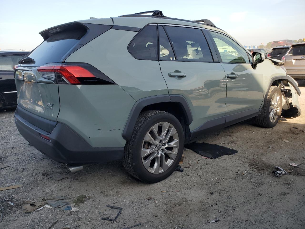 2019 Toyota RAV 4 - Image 3