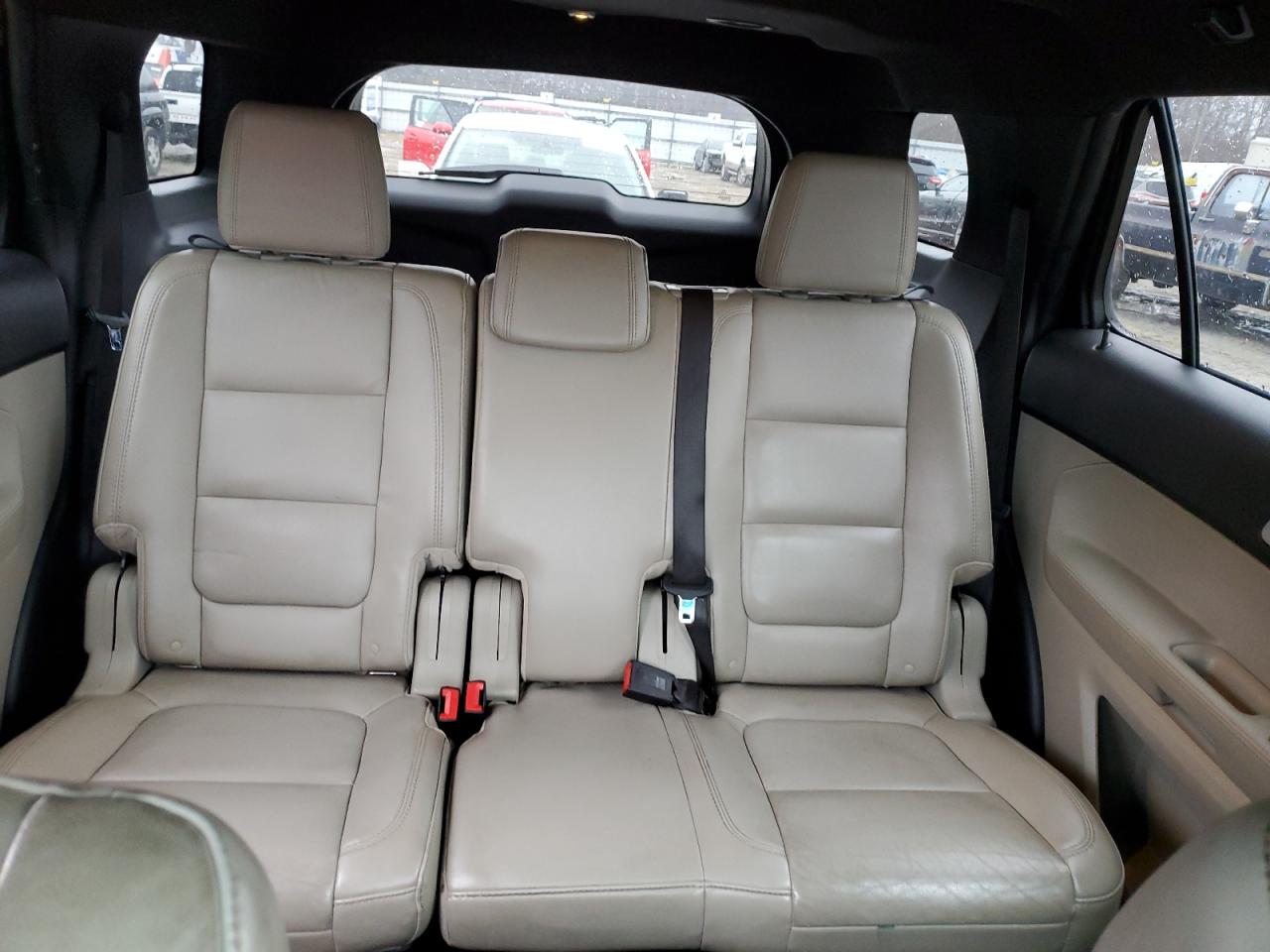 2013 Ford Explorer - Image 10