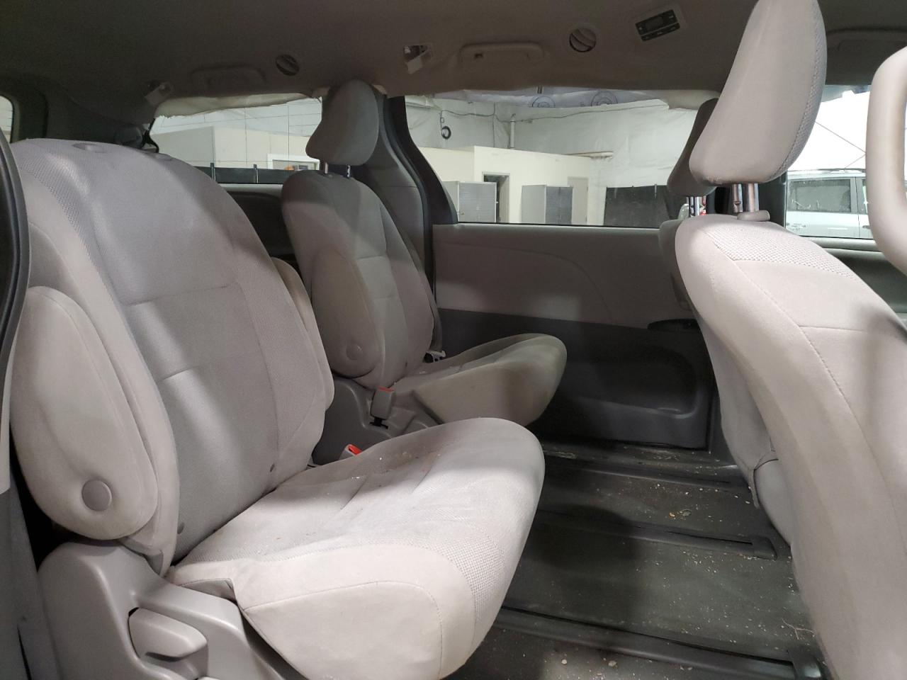 2019 Toyota Sienna - Image 11