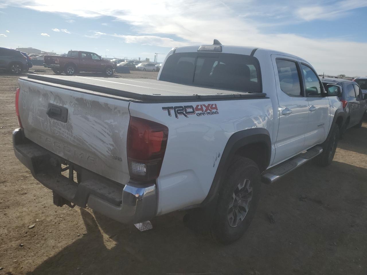 2018 Toyota Tacoma - Image 3