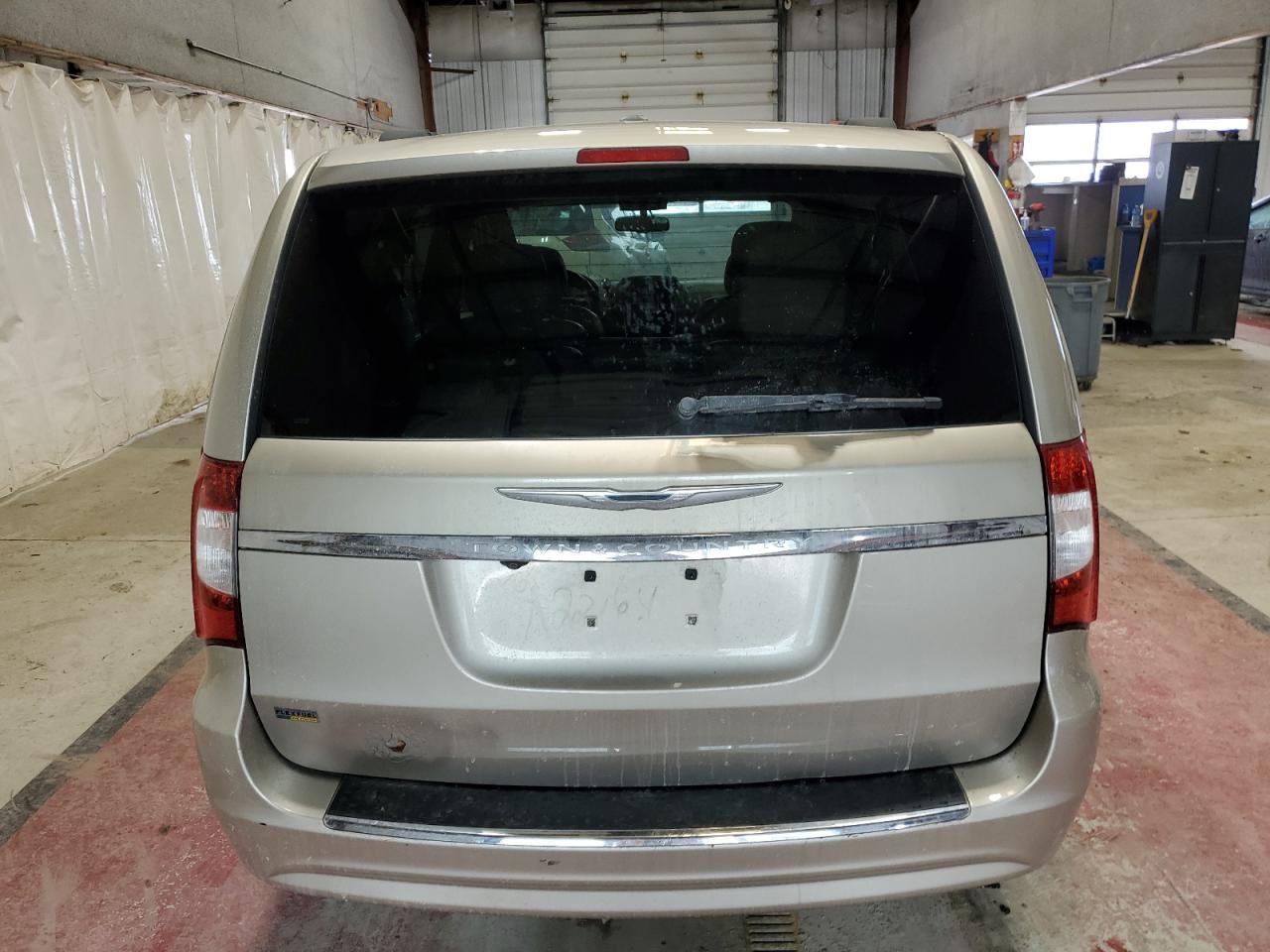 2013 Chrysler Town & Country - Image 6