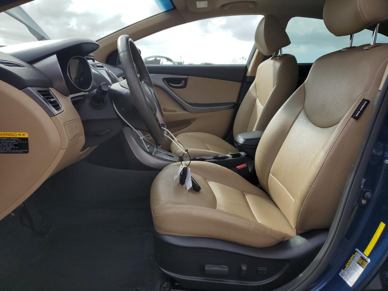 2013 Hyundai Elantra - Image 7