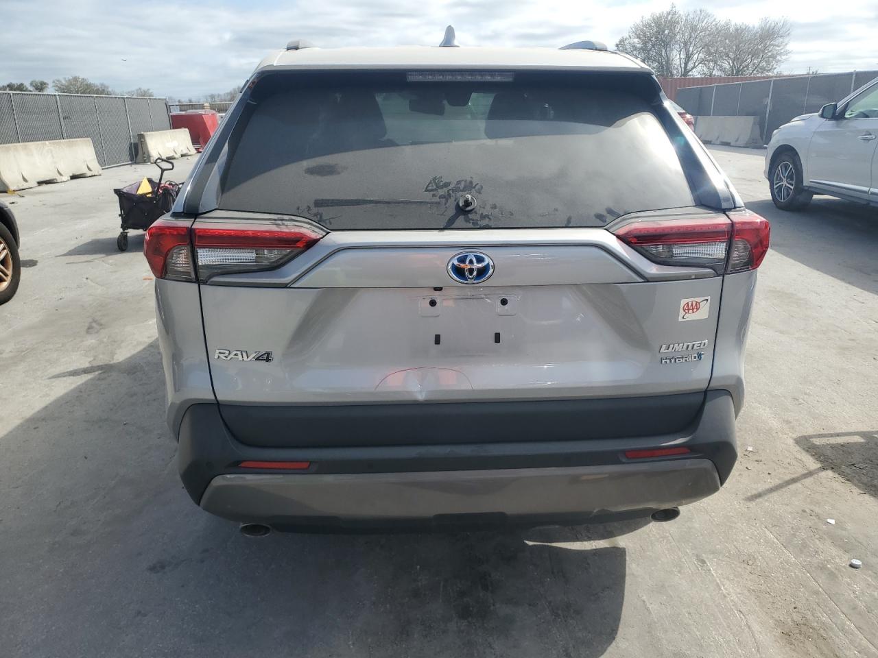 2019 Toyota RAV 4 - Image 6