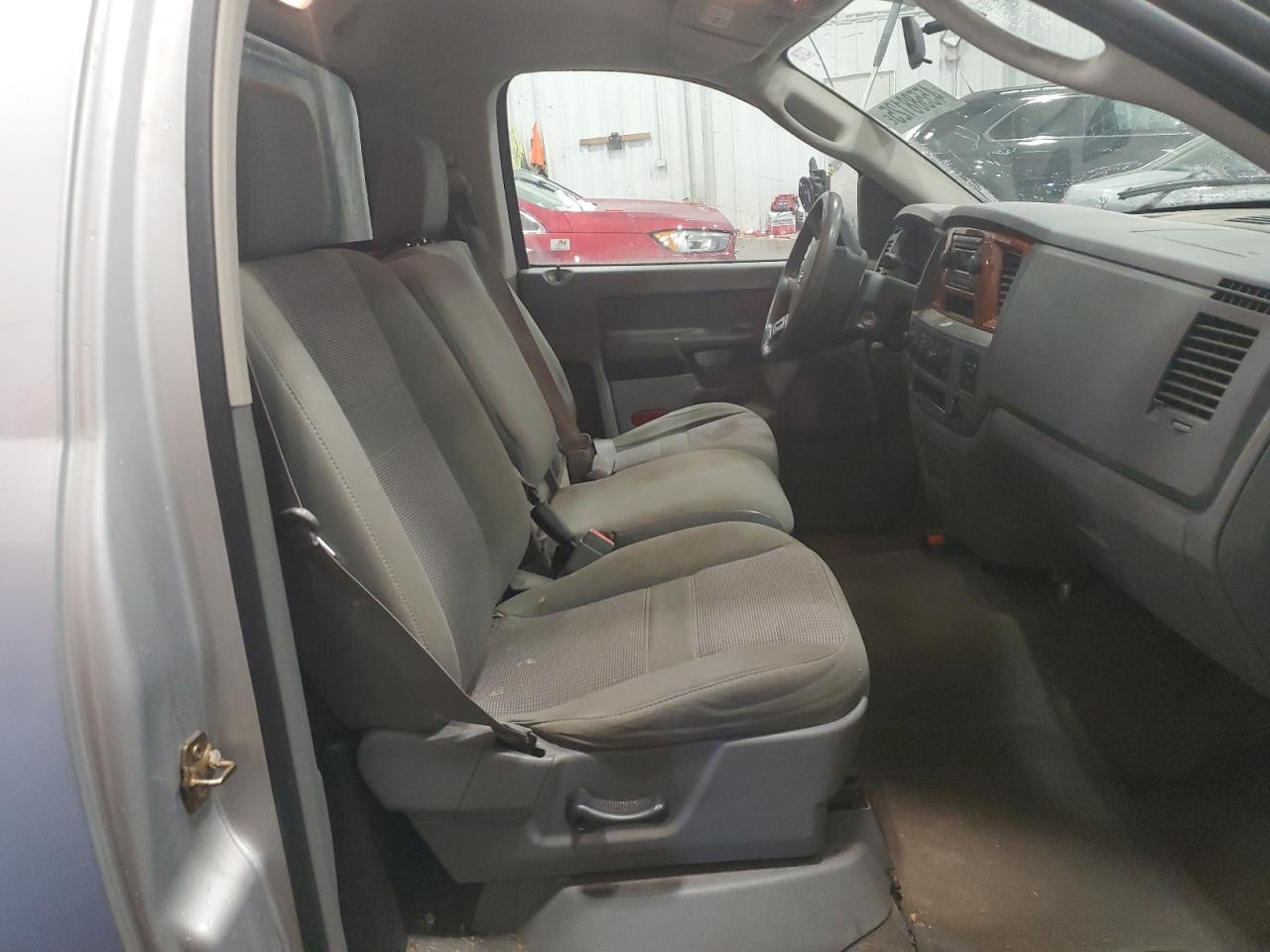2006 Dodge RAM - Image 10