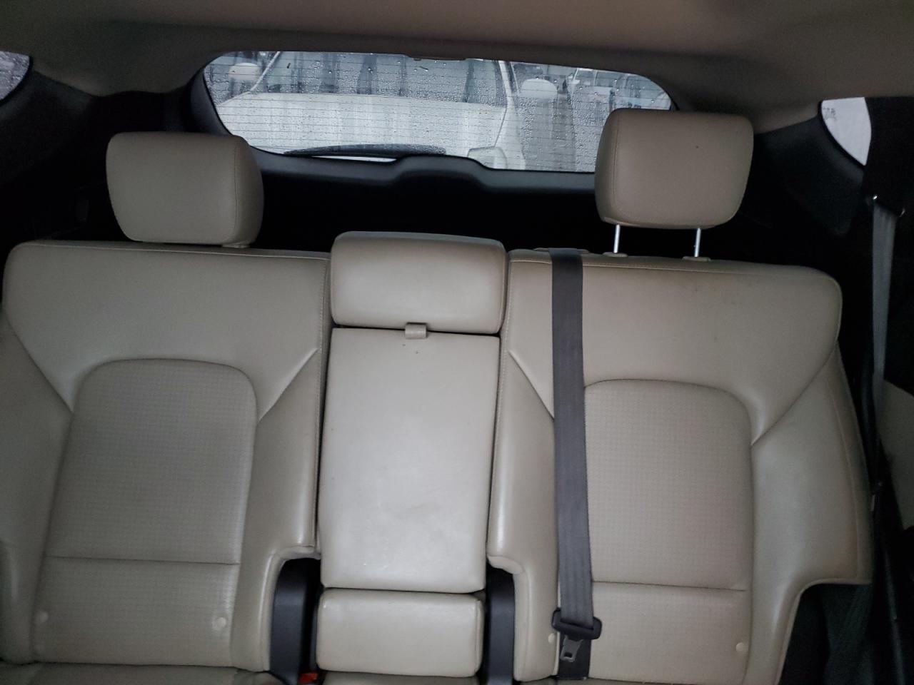 2013 Hyundai Santa Fe - Image 10