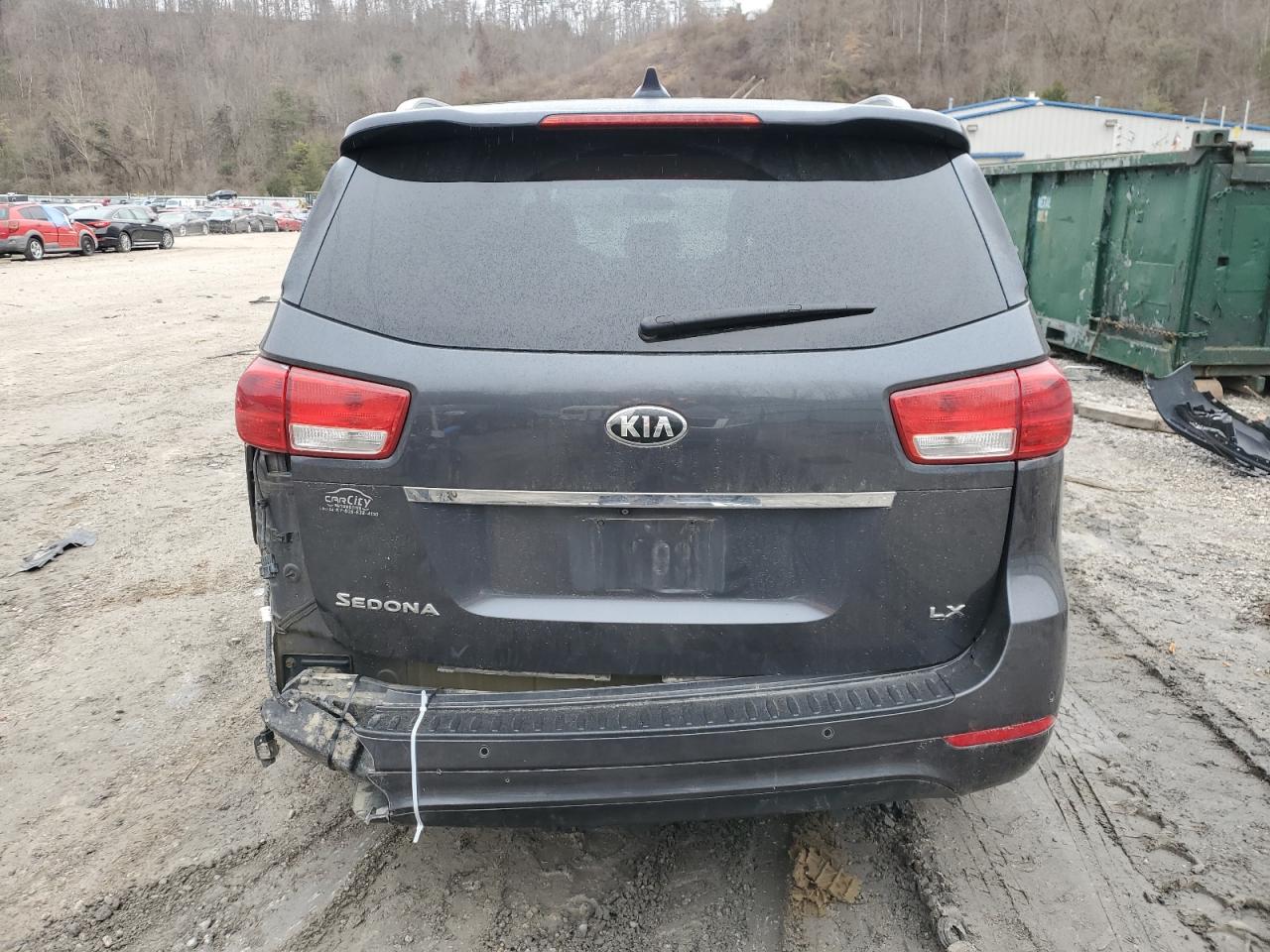 2016 Kia Sedona - Image 6