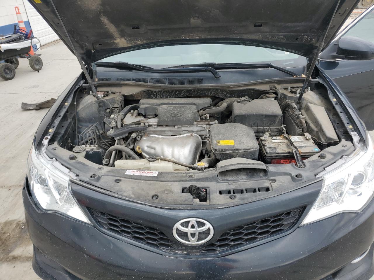 2014 Toyota Camry - Image 11