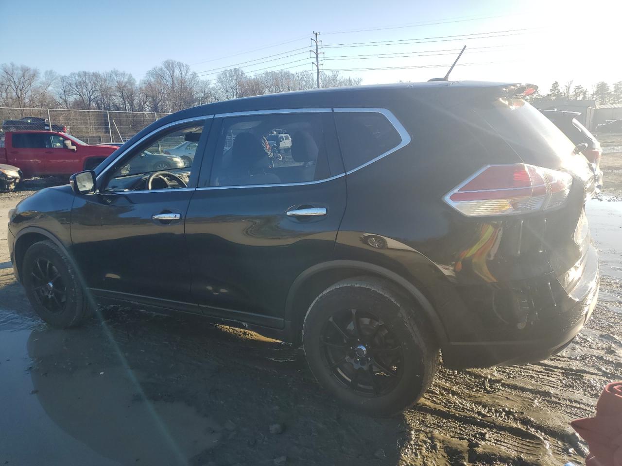 2015 Nissan Rogue - Image 2