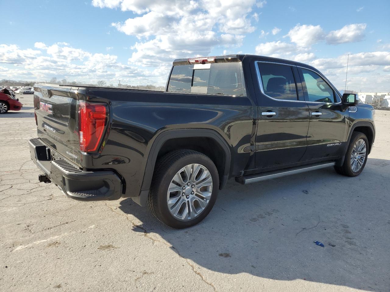 2022 GMC Sierra - Image 3