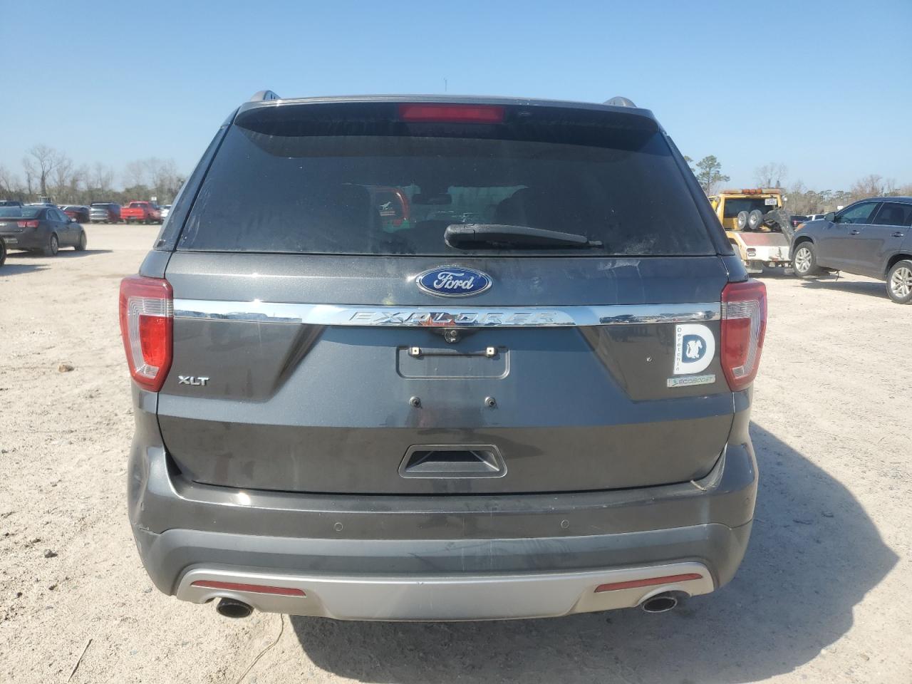 2017 Ford Explorer - Image 6