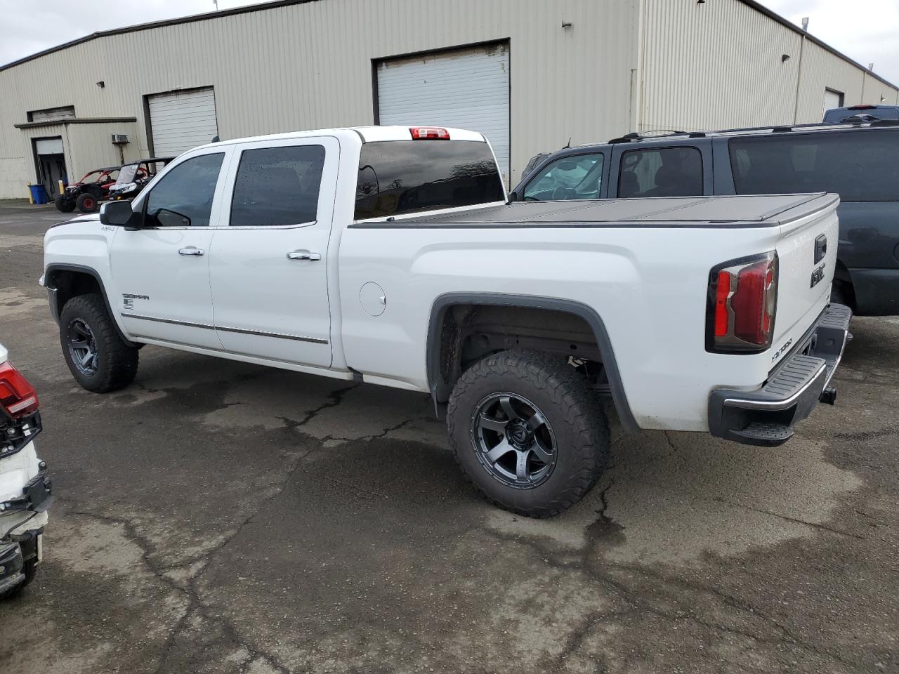 2017 GMC Sierra - Image 2