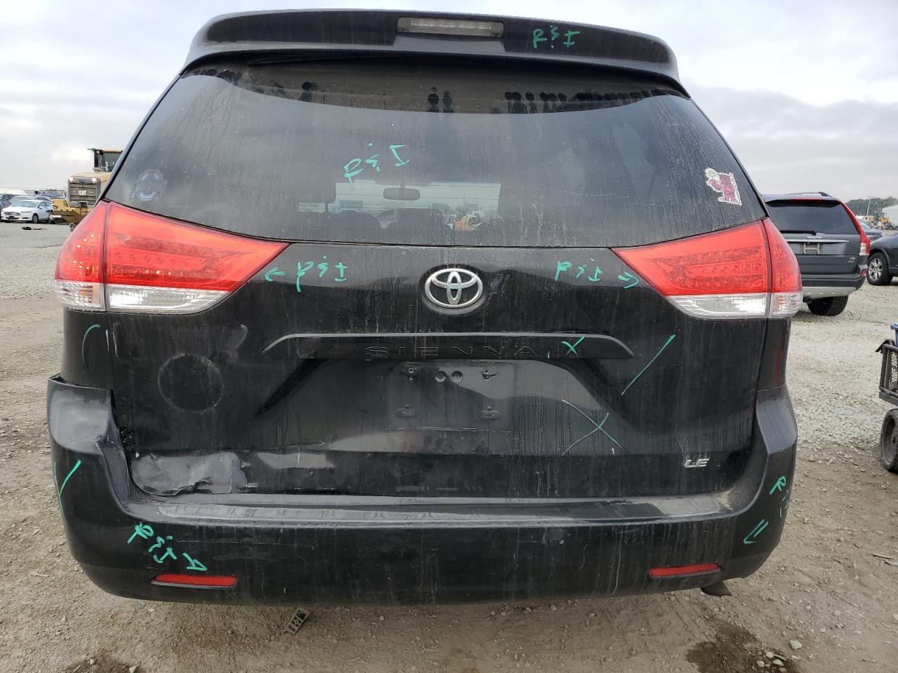 2012 Toyota Sienna - Image 6