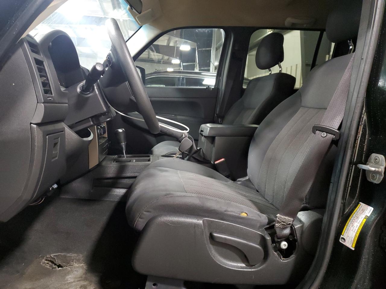 2012 Jeep Liberty (North America) - Image 7
