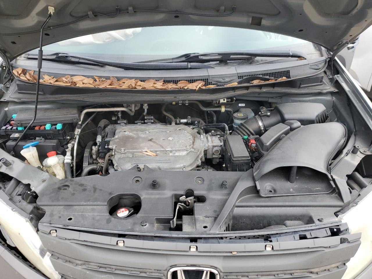 2011 Honda Odyssey - Image 13