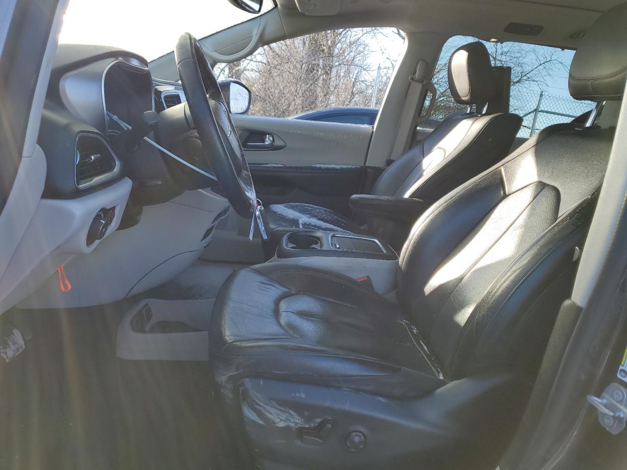 2020 Chrysler Pacifica - Image 7