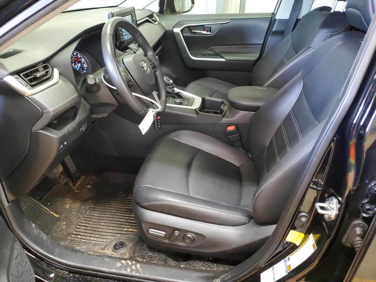 2022 Toyota RAV 4 - Image 7