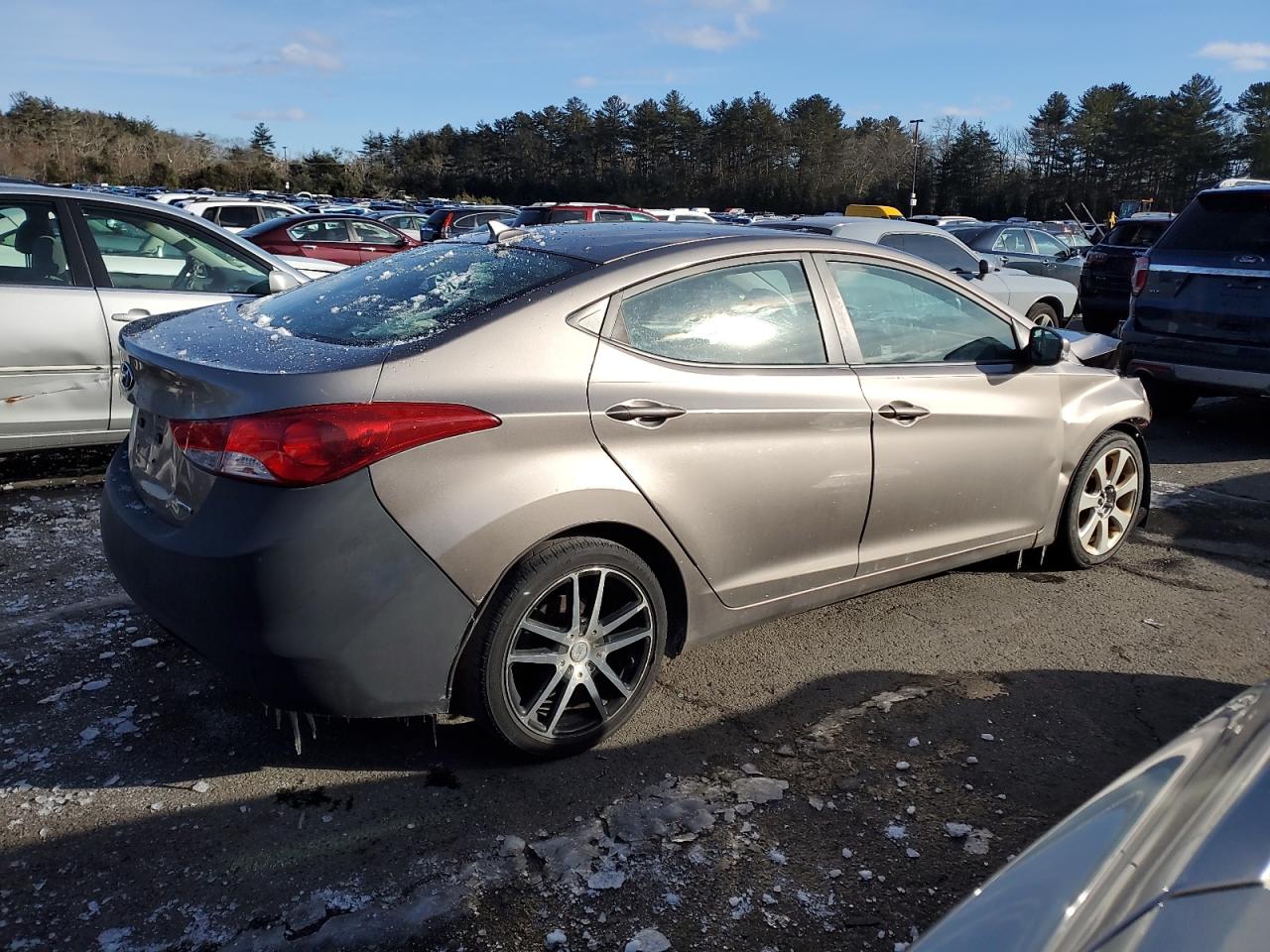 2011 Hyundai Elantra - Image 3