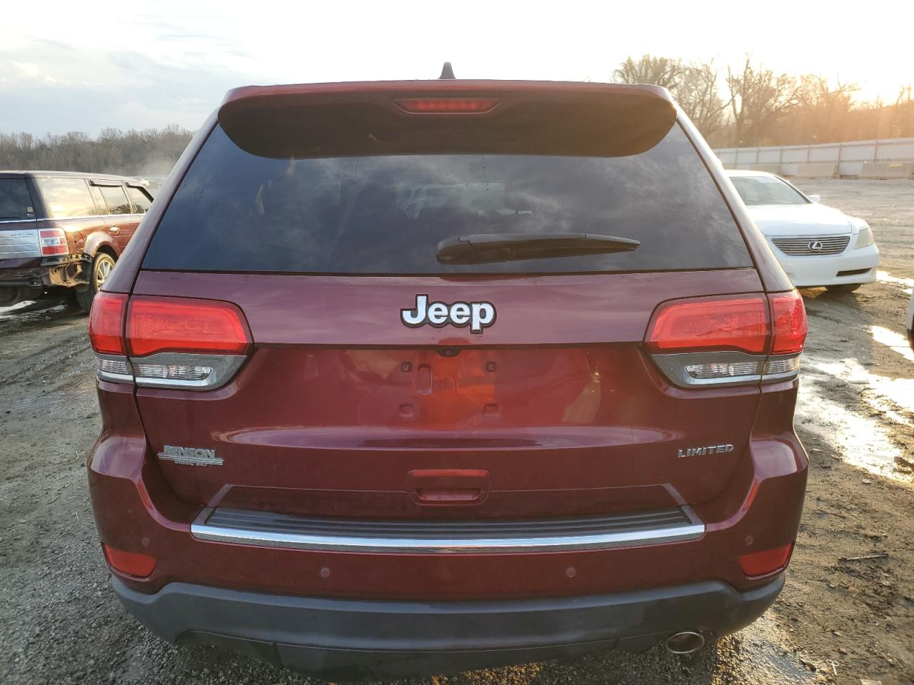2017 Jeep Grand Cherokee - Image 6