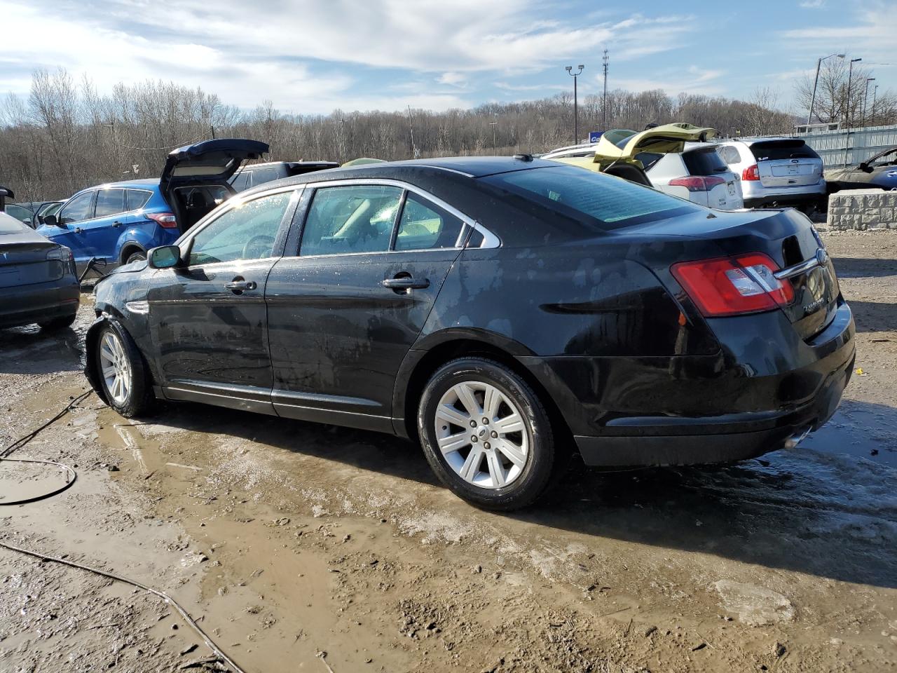 2011 Ford Taurus - Image 2