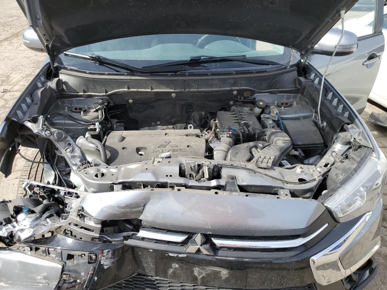 2018 Mitsubishi Outlander - Image 12