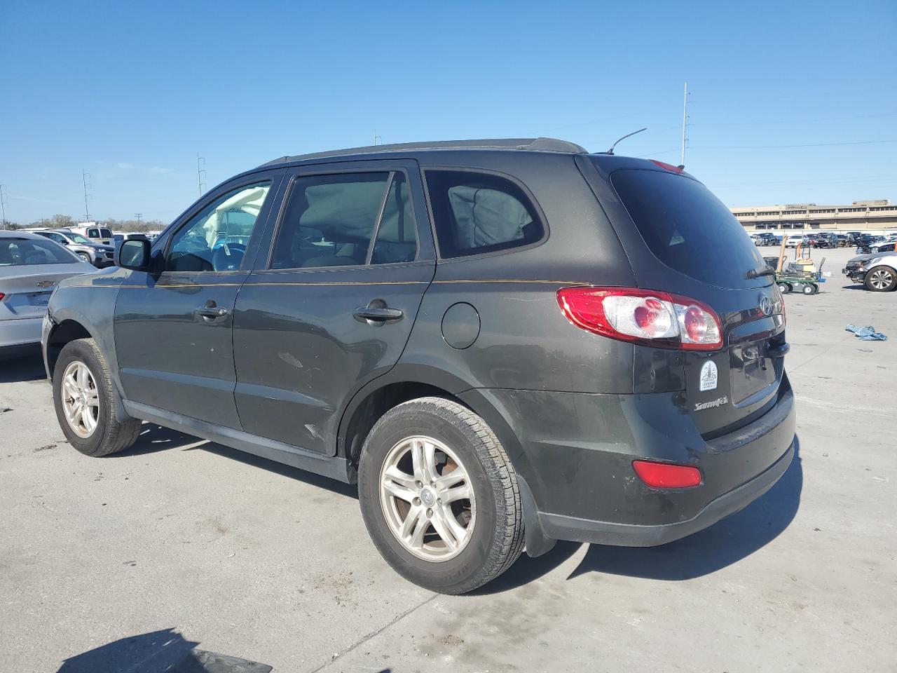 2012 Hyundai Santa Fe - Image 2