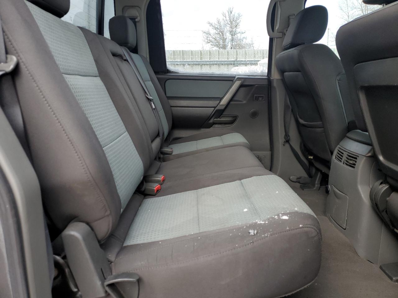 2006 Nissan Titan - Image 10