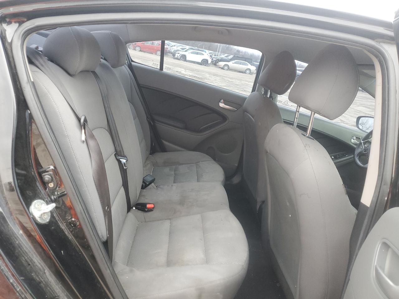 2017 Kia Forte - Image 10