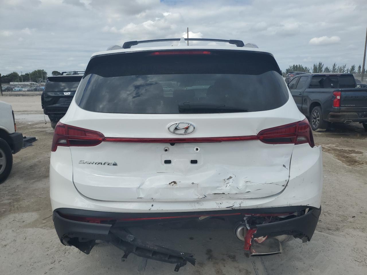 2023 Hyundai Santa Fe - Image 6