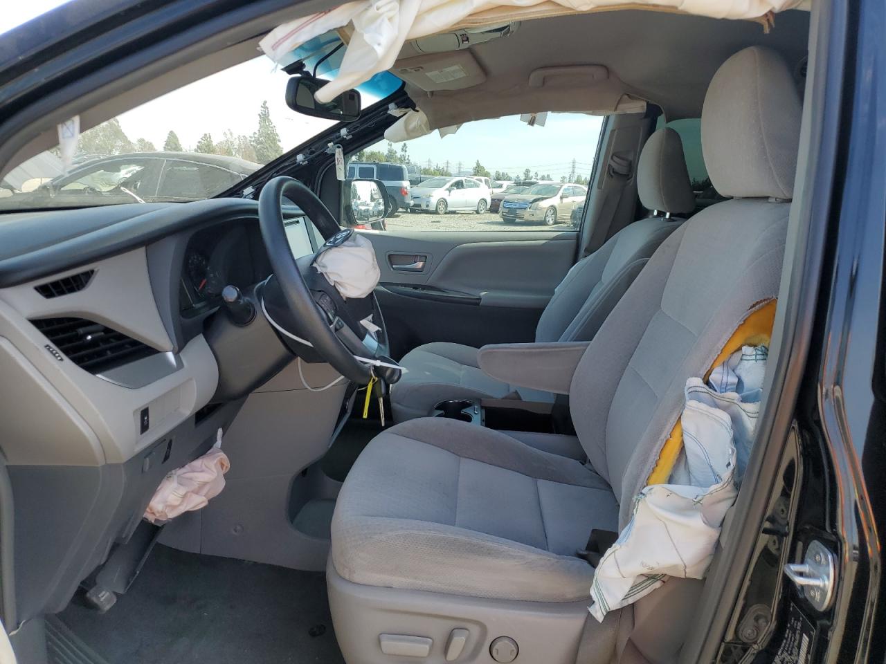 2015 Toyota Sienna - Image 7