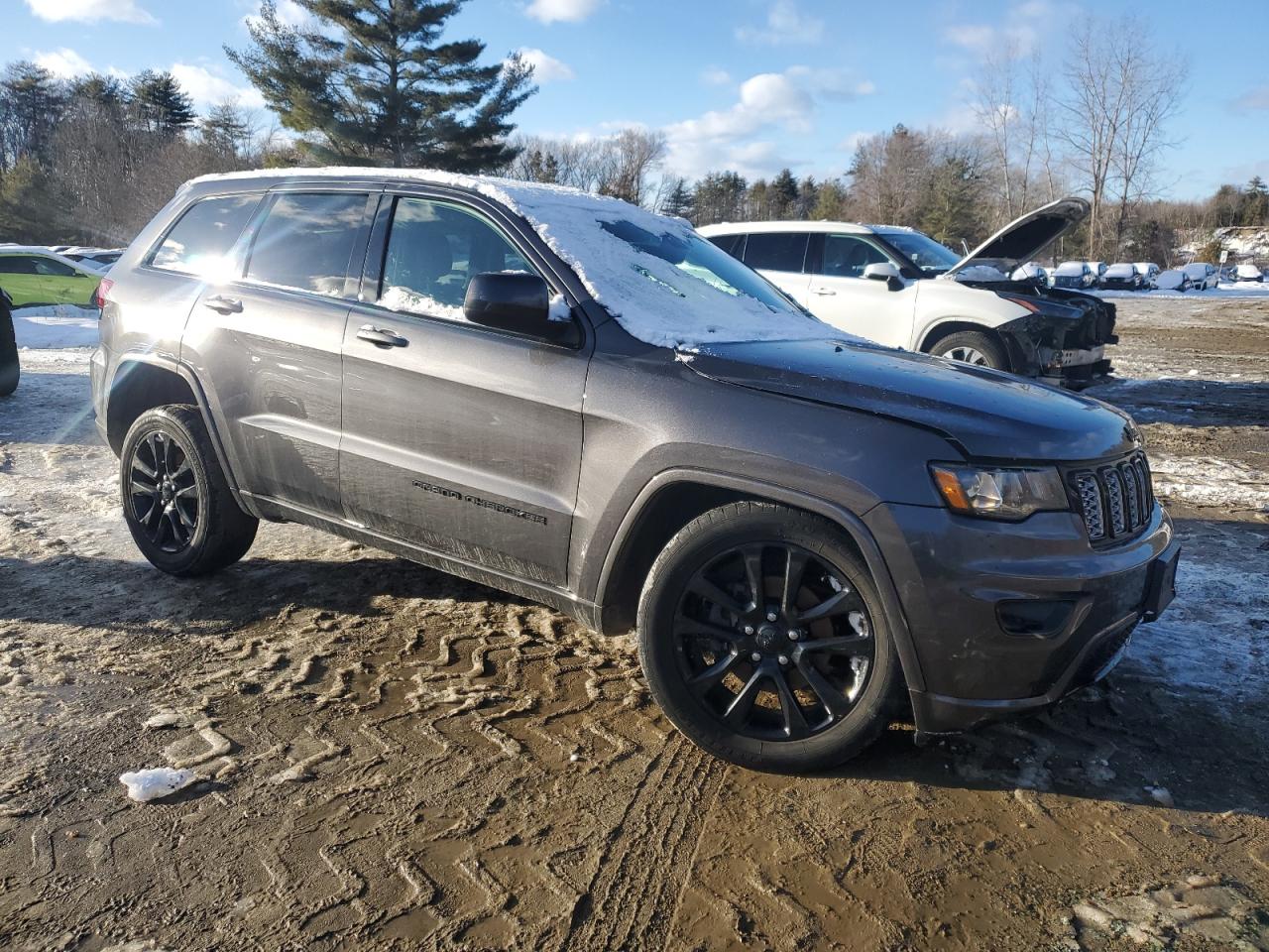 2019 Jeep Grand Cherokee - Image 4