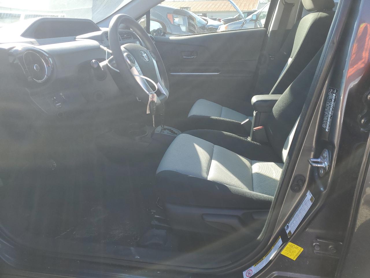 2015 Toyota Prius - Image 7