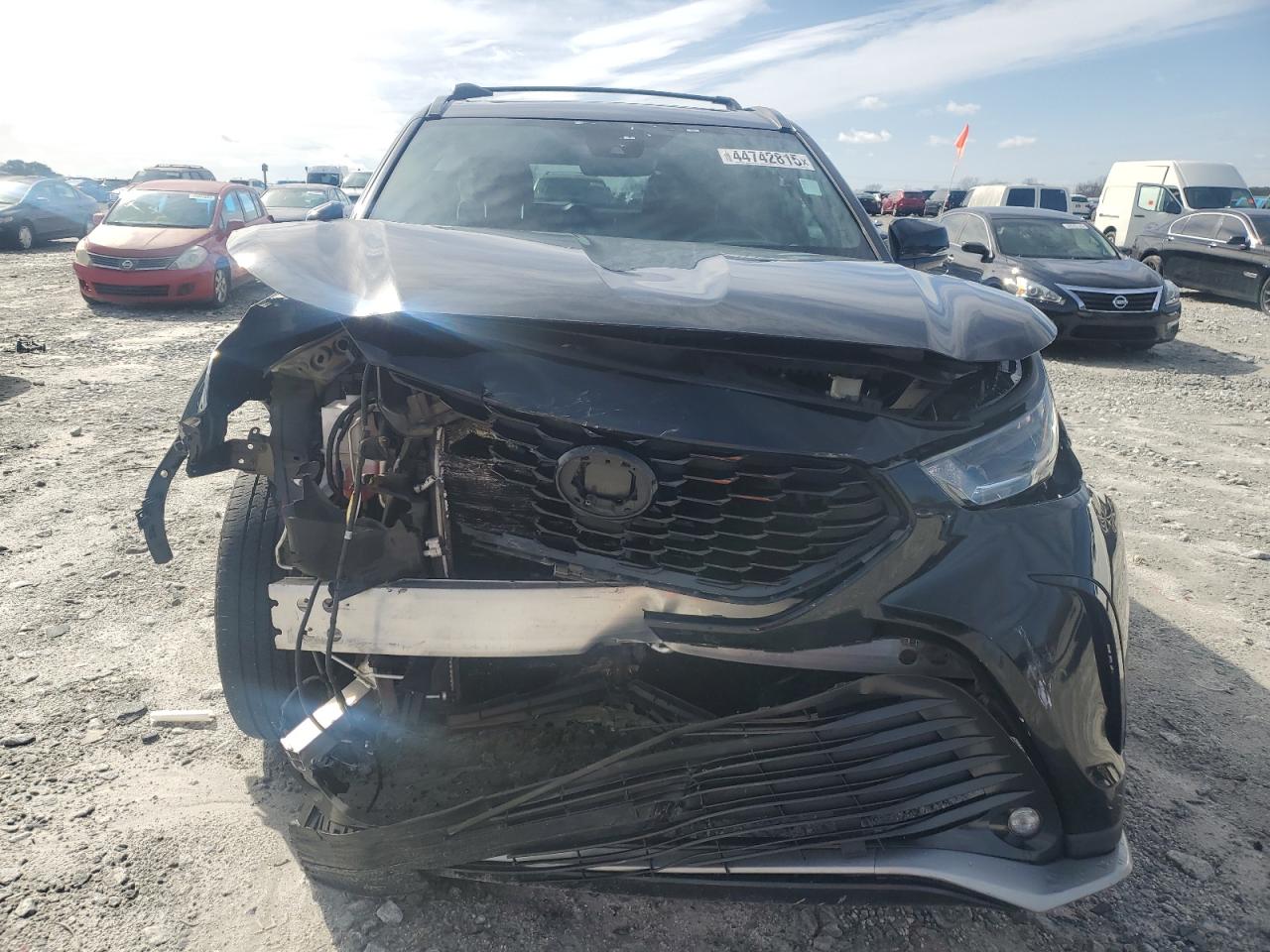 2021 Toyota Highlander - Image 5