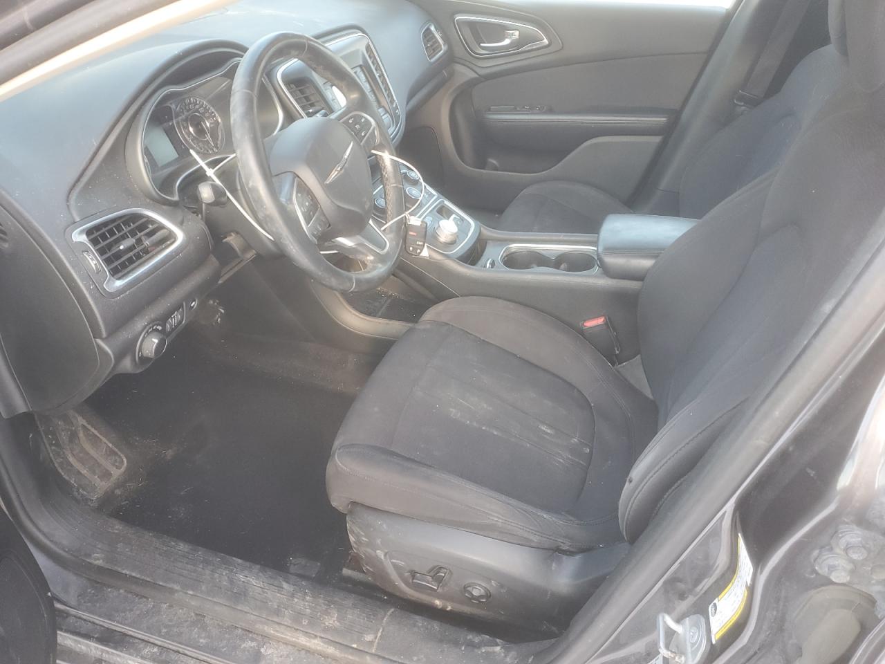 2015 Chrysler 200 - Image 7