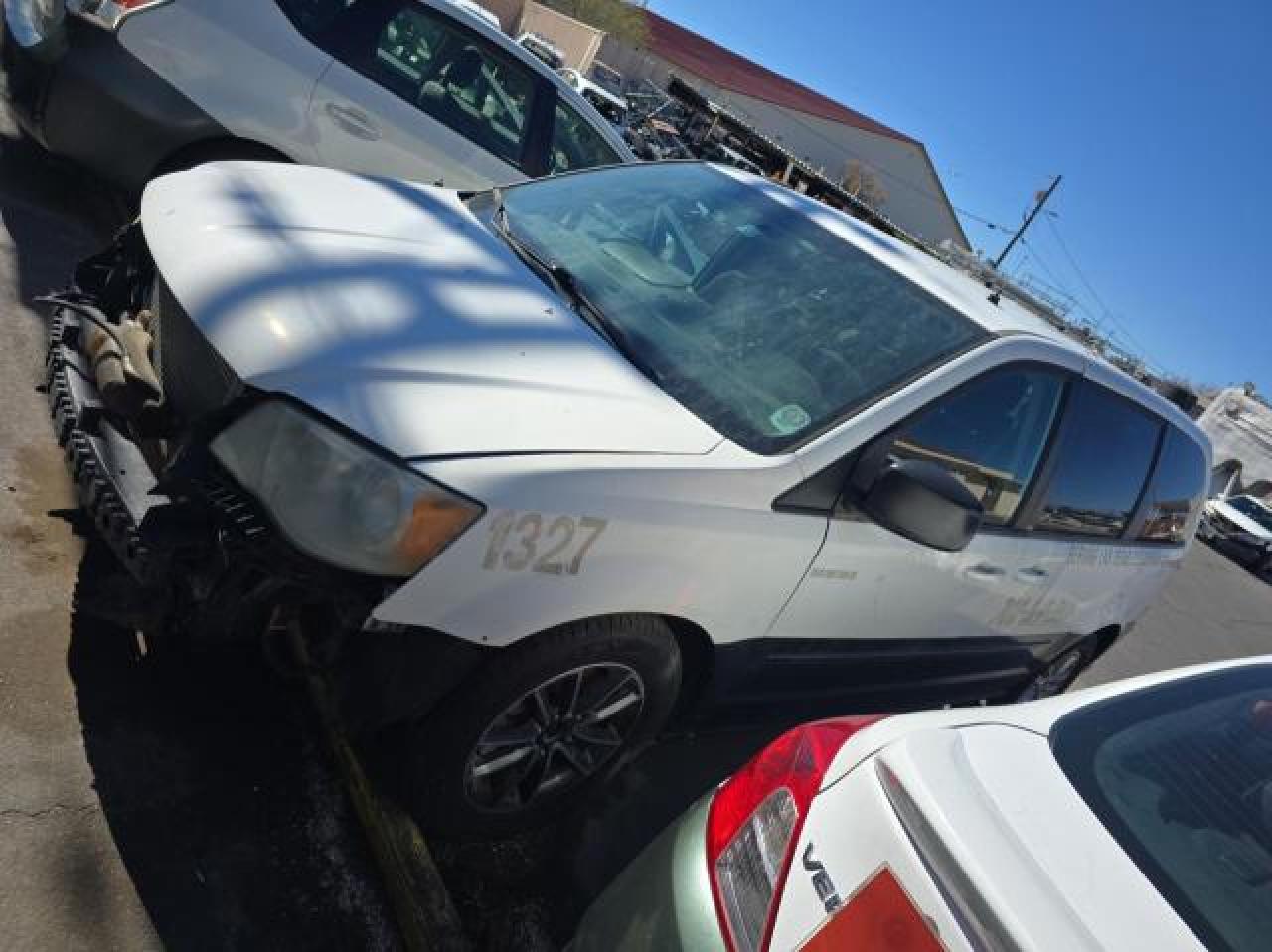 2014 Dodge Caravan - Image 2