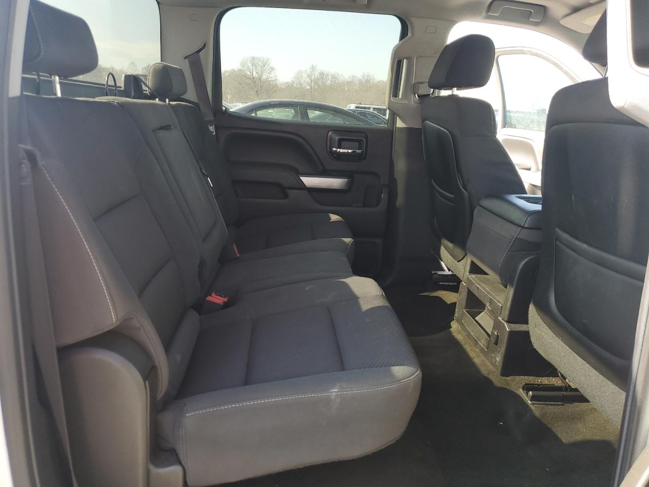 2015 Chevrolet Silverado - Image 10