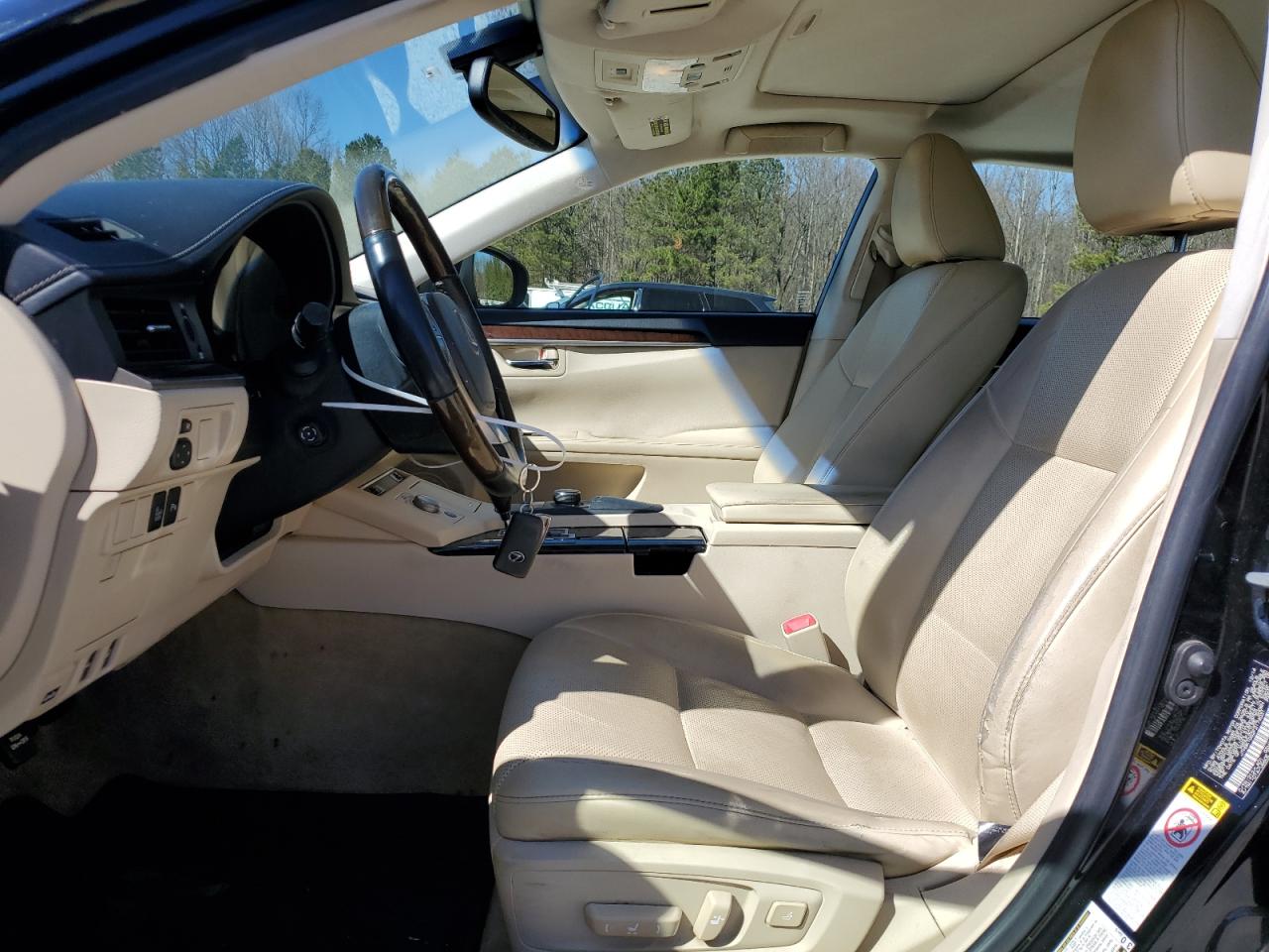 2015 Lexus ES - Image 7