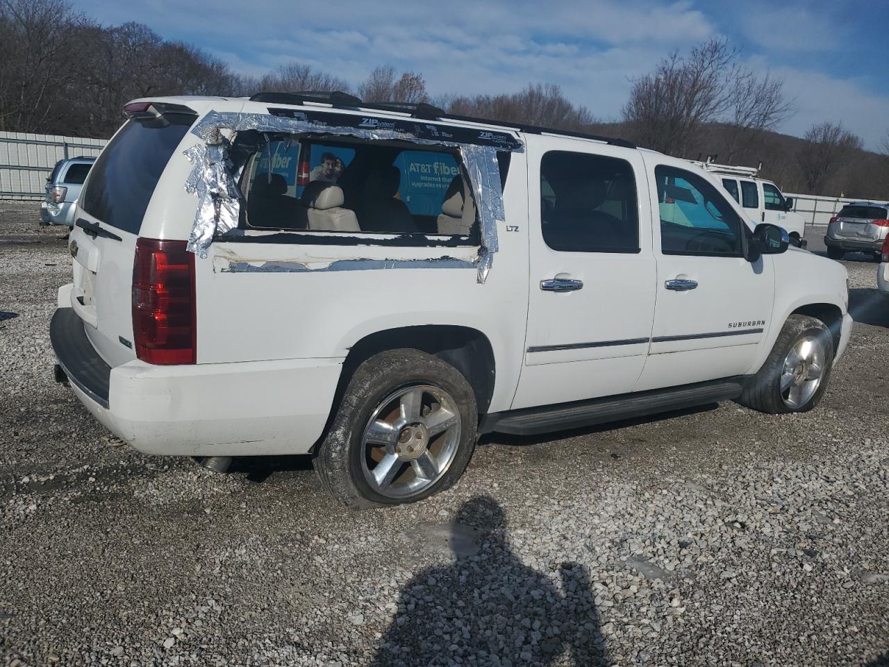 2011 Chevrolet Suburban - Image 3