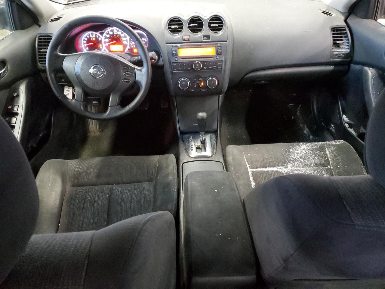 2010 Nissan Altima - Image 8